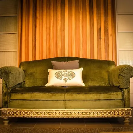 Domvs Gaia Ghouse Bed & Breakfast